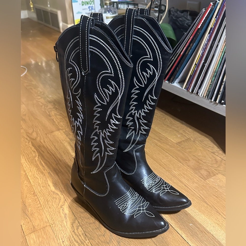 Black Western Cowboy Boots with White Stitching